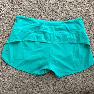 Size 4 Lululemon Speed Up Low-Rise Lined Short 2.5"